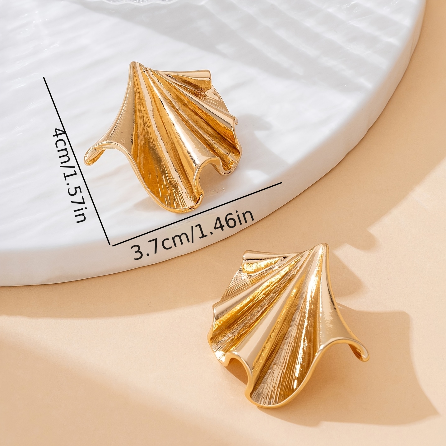 Women's Retro Leaf Shaped Earrings, Irregular Fan Design